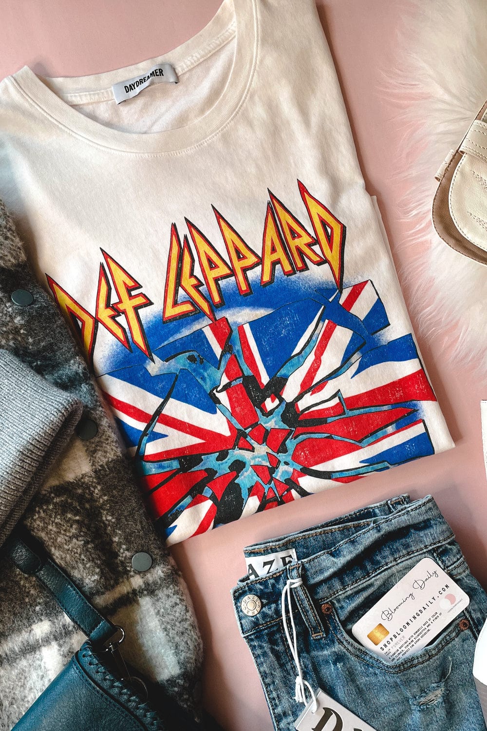 DAYDREAMER Def Leppard 1993 Never Ending Weekend Tour Tee in Vintage White - Graphic Tee - Blooming Daily