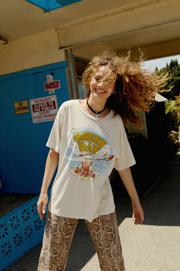 Daydreamer Graphic T-shirt | Green Day | Merch Tee L Daydreamer Graphic T-shirt | Green Day | Merch Tee L