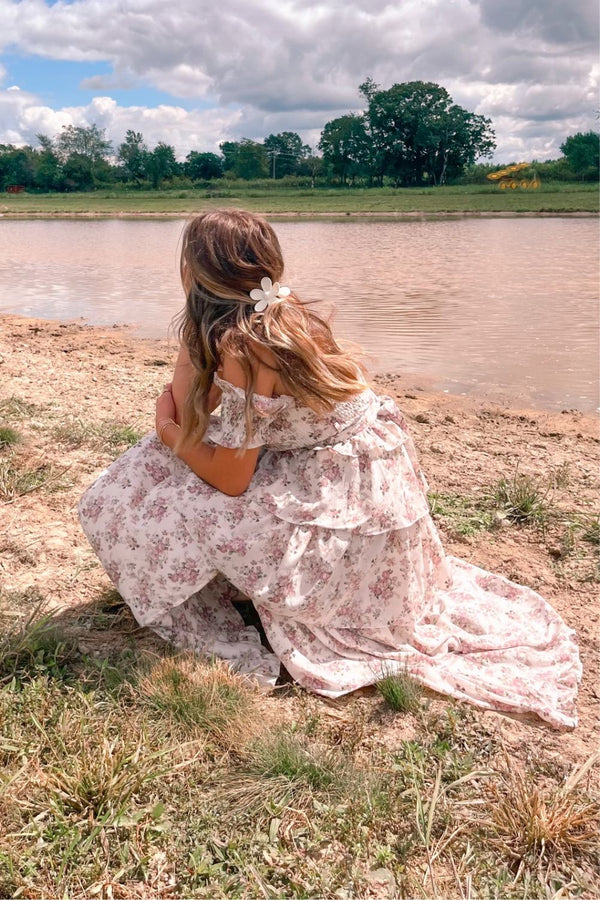 Shop Elegant Romance Unveiled