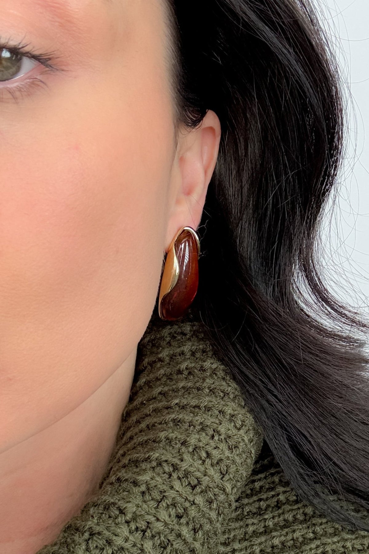 Amber Resin Statement Earrings – 18K Gold - Women's Jewelry - Blooming Daily