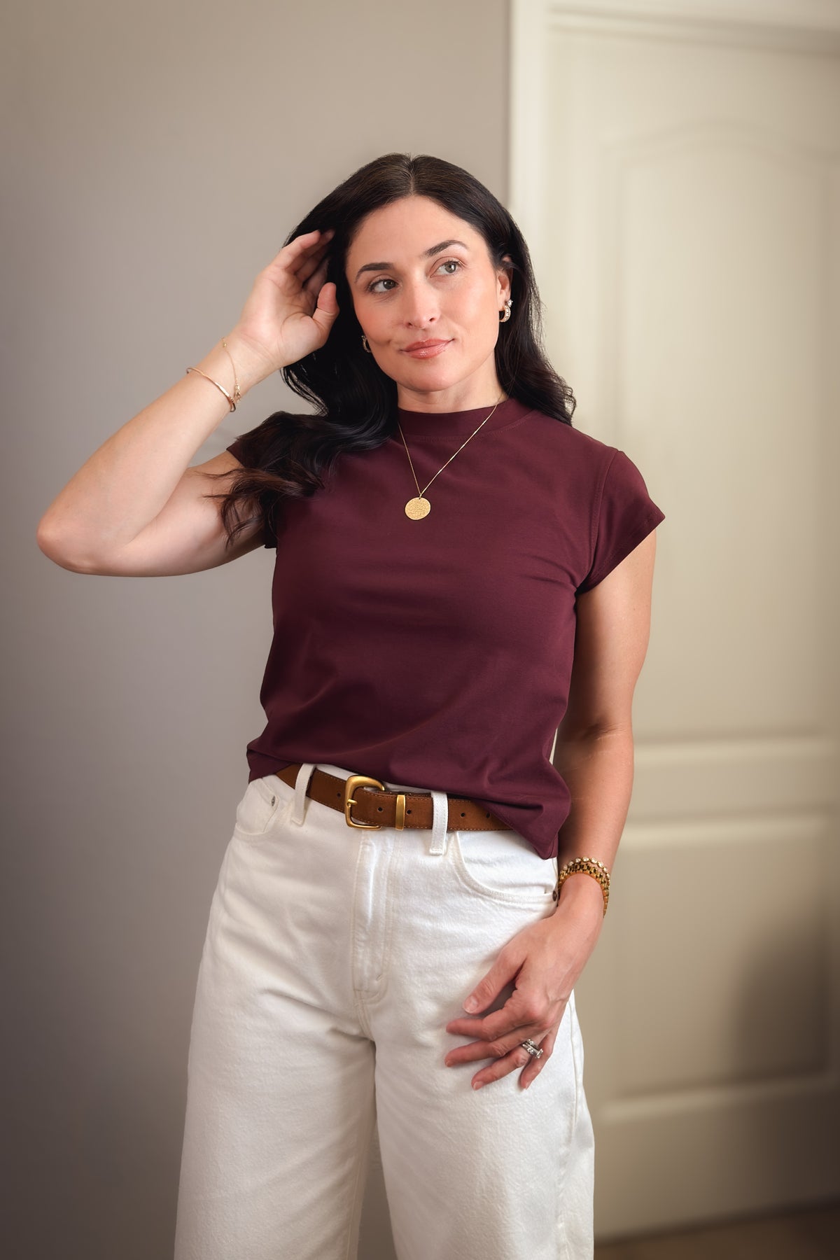 Burgundy cotton-blend crewneck T-shirt with cap sleeves and a flattering relaxed fit for everyday fall styling.