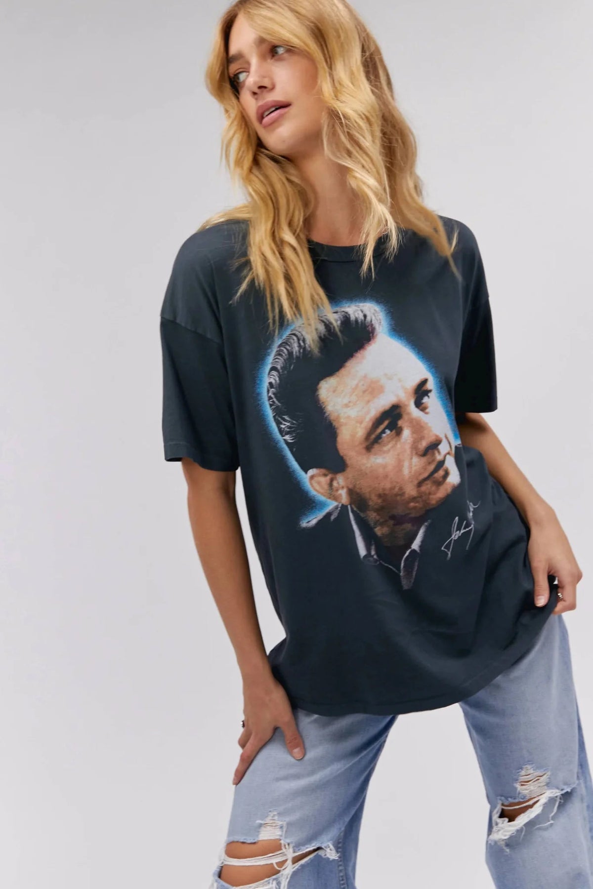 Daydreamer LA Graphic Tees | Johnny Cash | Merch T-Shirt | Vintage Black - Women&#39;s Shirts &amp; Tops - Blooming Daily
