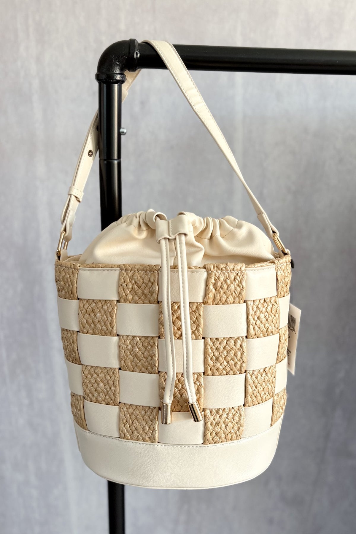 Natural Straw Patchwork Shoulder Bag | Summer Bucket Purse - Women&#39;s Handbag - Blooming Daily
