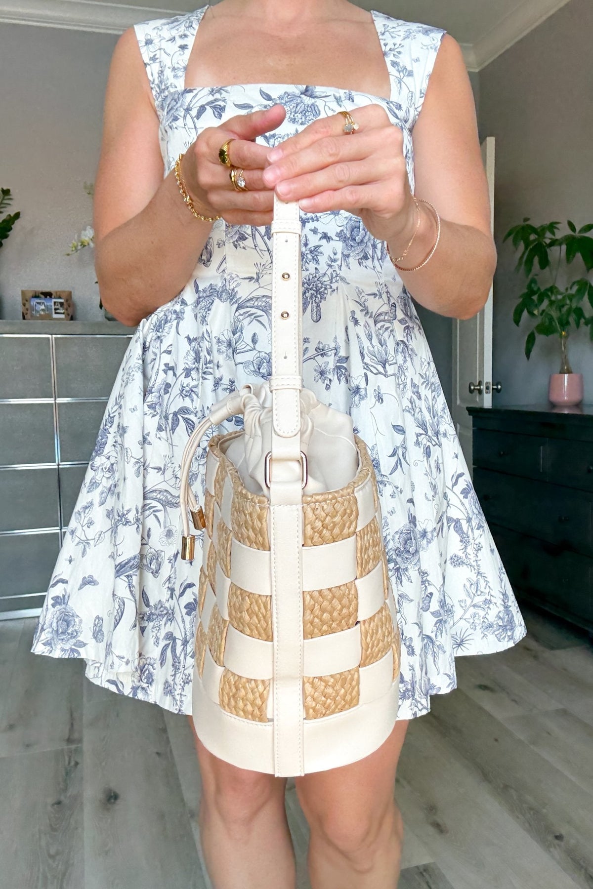 Natural Straw Patchwork Shoulder Bag | Summer Bucket Purse - Women&#39;s Handbag - Blooming Daily