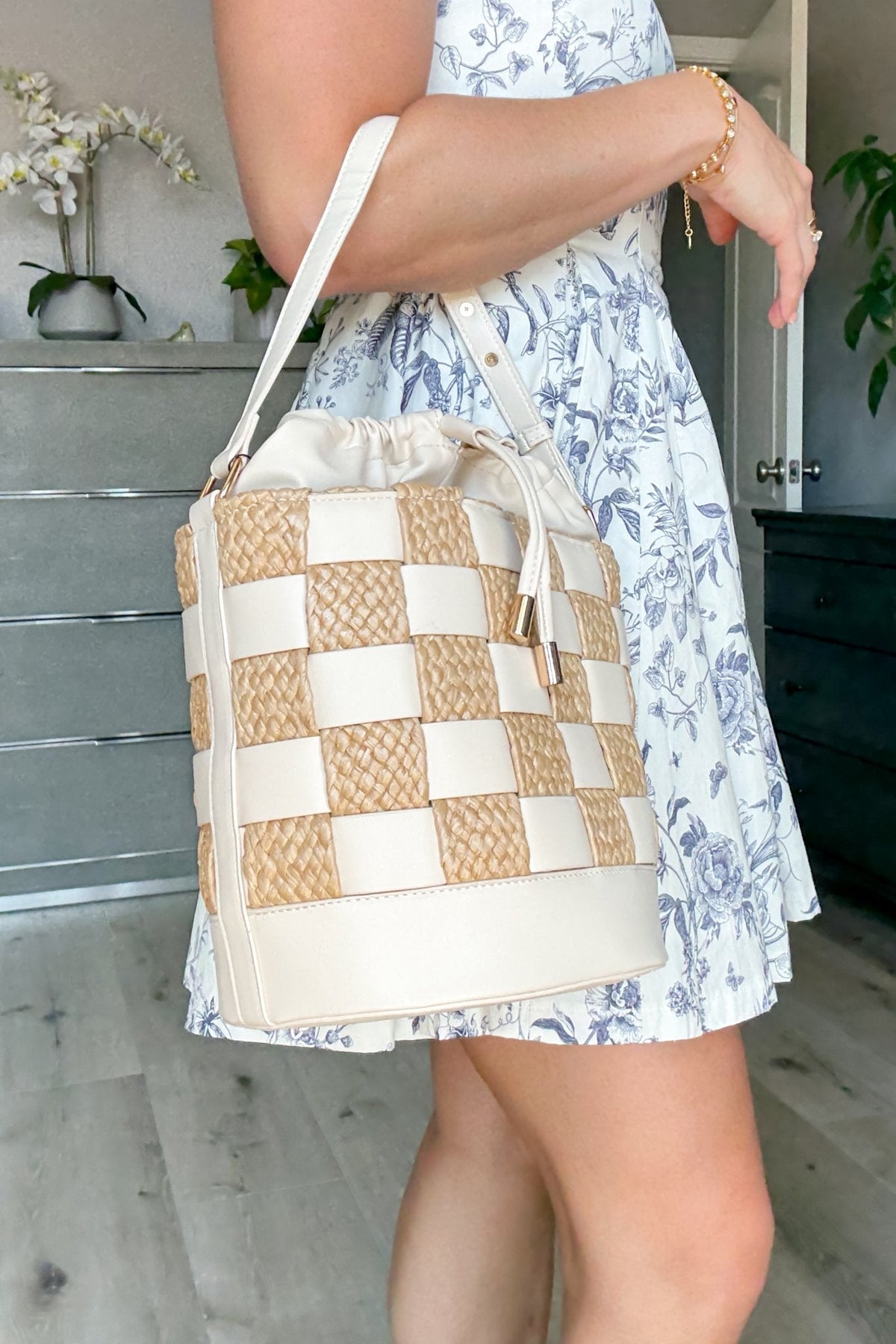 Natural Straw Patchwork Shoulder Bag | Summer Bucket Purse - Women&#39;s Handbag - Blooming Daily
