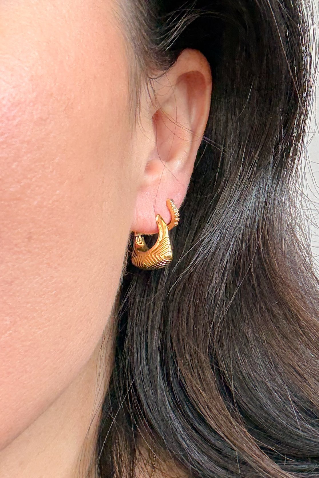 Sculpted Huggie Earrings – 18K Gold - Plated, Waterproof - Women&#39;s Jewelry - Blooming Daily