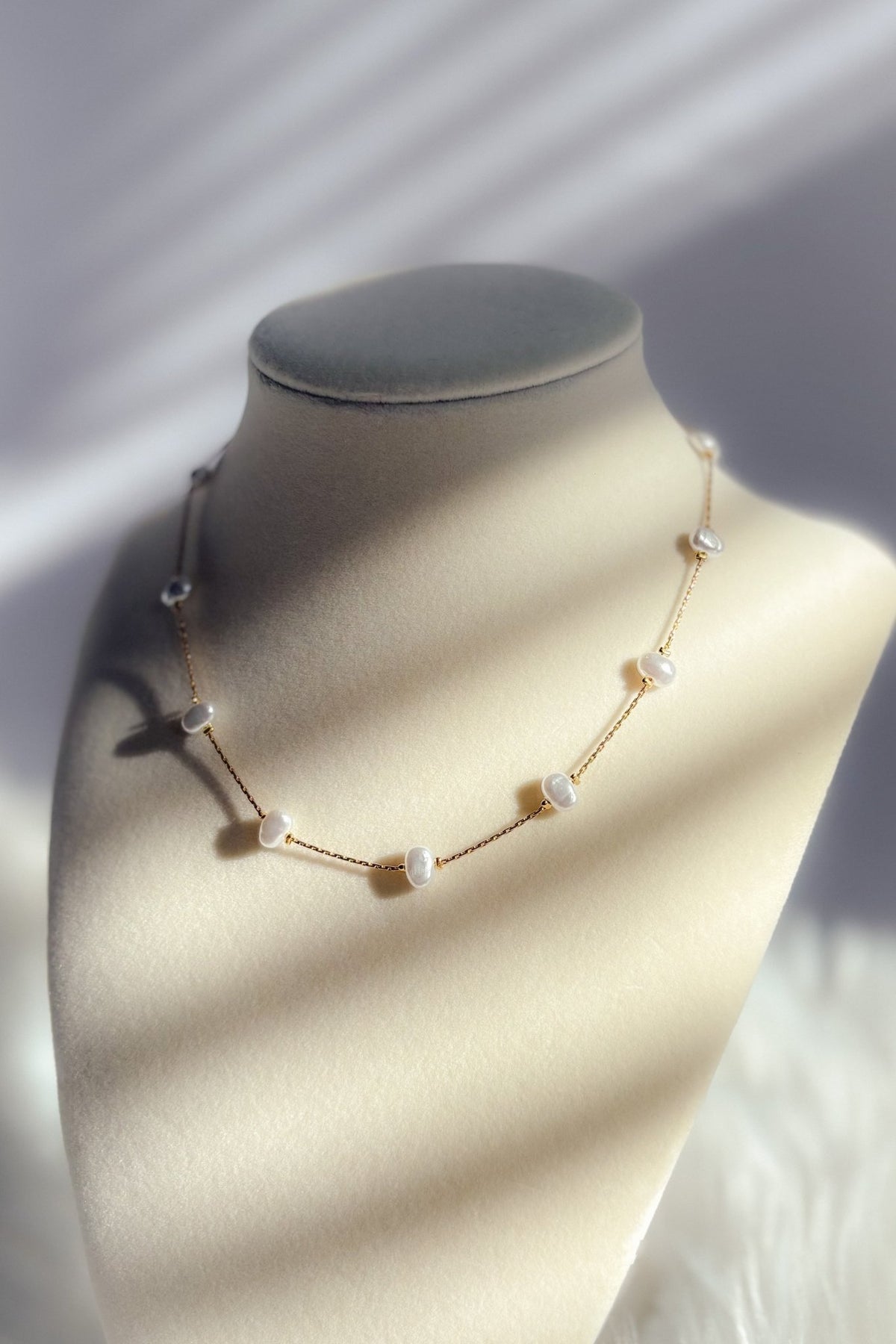 Women’s 18k Gold Petite Pearl Chain Necklace – Non Tarnish - Women's Jewelry - Blooming Daily