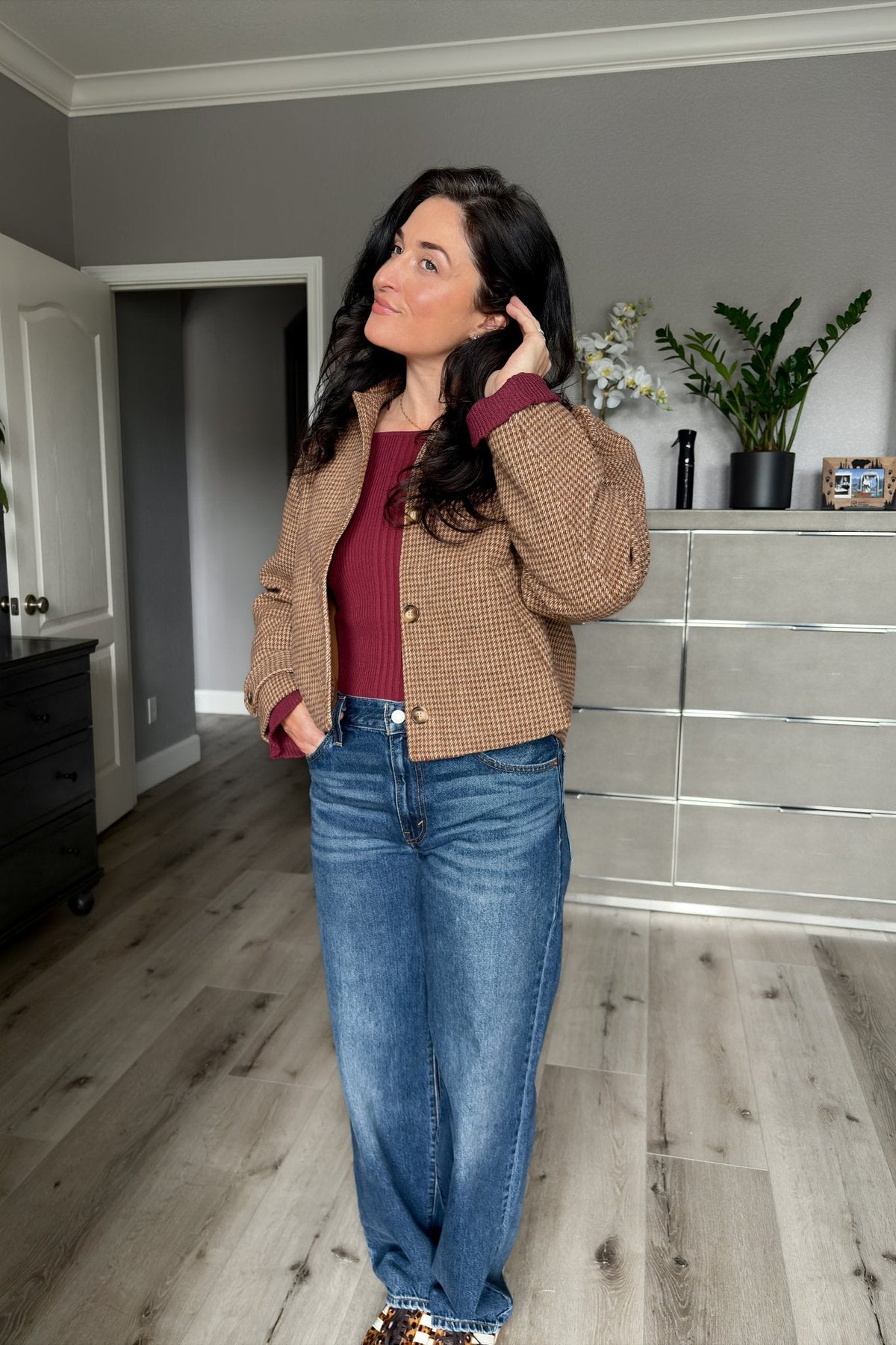 Women’s Camel Houndstooth Cropped Jacket - Coats & Jackets - Blooming Daily