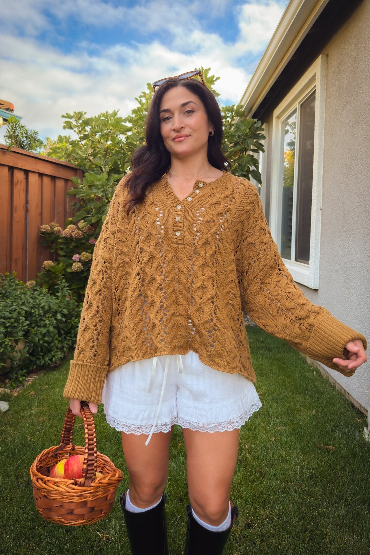 Camel cable knit sweater with soft cotton blend, openwork texture and oversized fit
