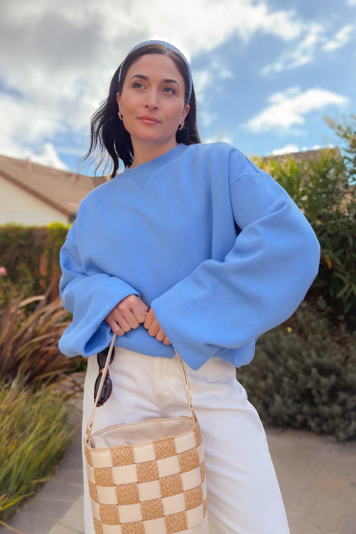 Women’s plush oversized sweatshirt in cornflower blue with wide long sleeves