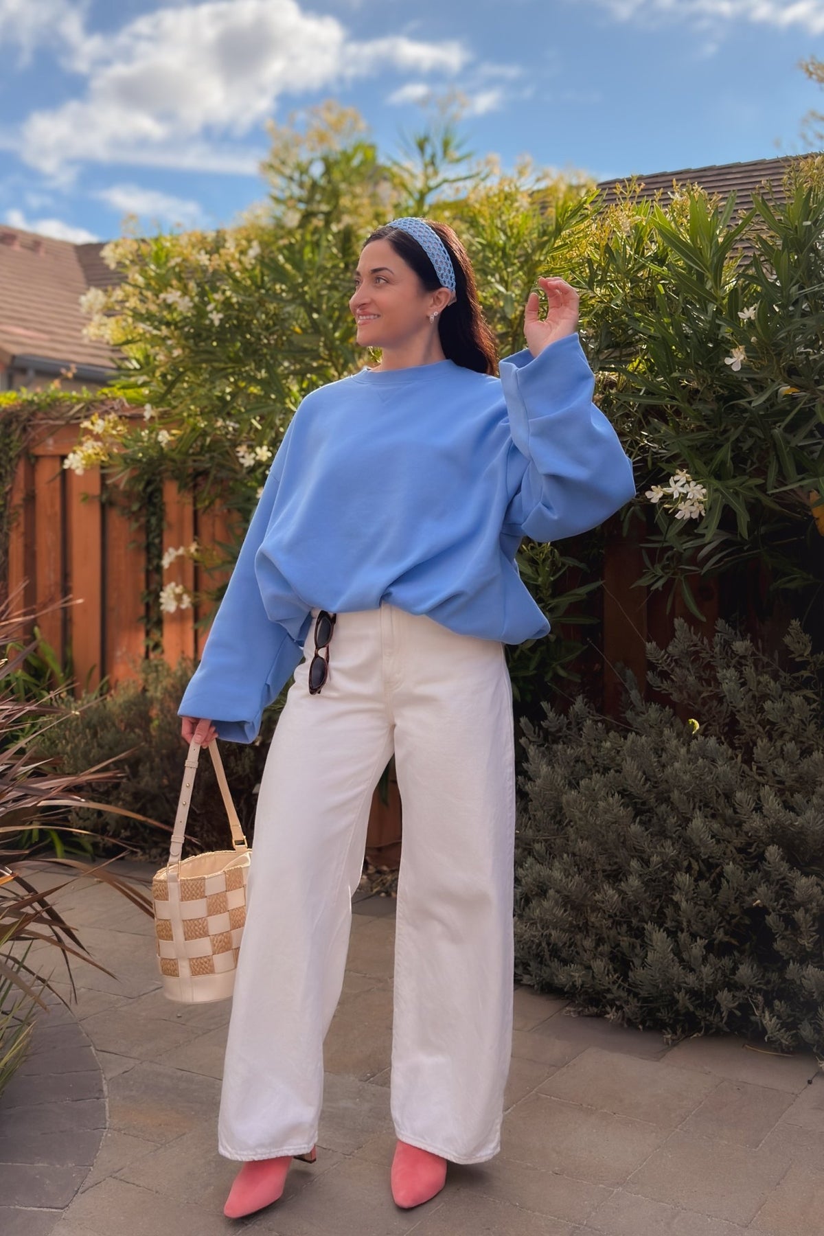 Cornflower blue sweatshirt for women with wide sleeves and effortless tucked-look hem
