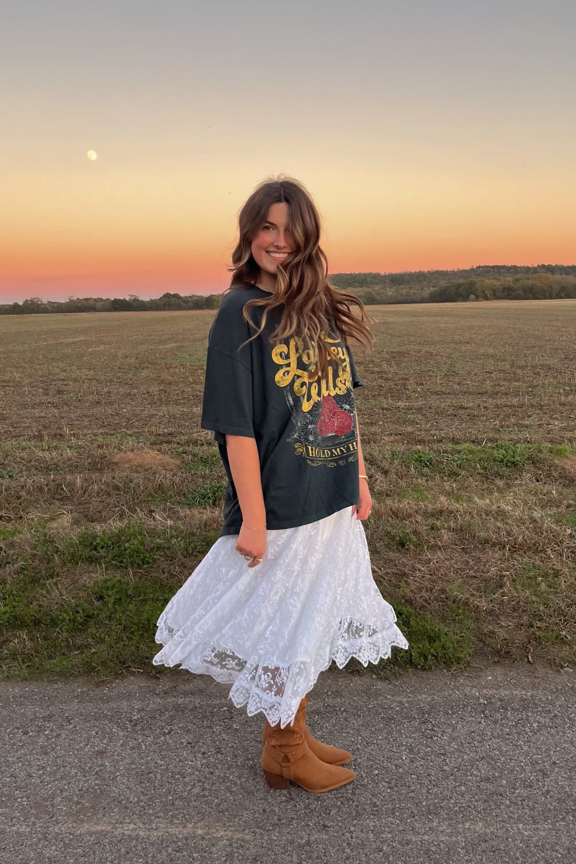 Women&#39;s Daydreamer Graphic Tee | Lainey Wilson Hold My Halo | Oversized T-Shirt - Women&#39;s Shirts &amp; Tops - Blooming Daily