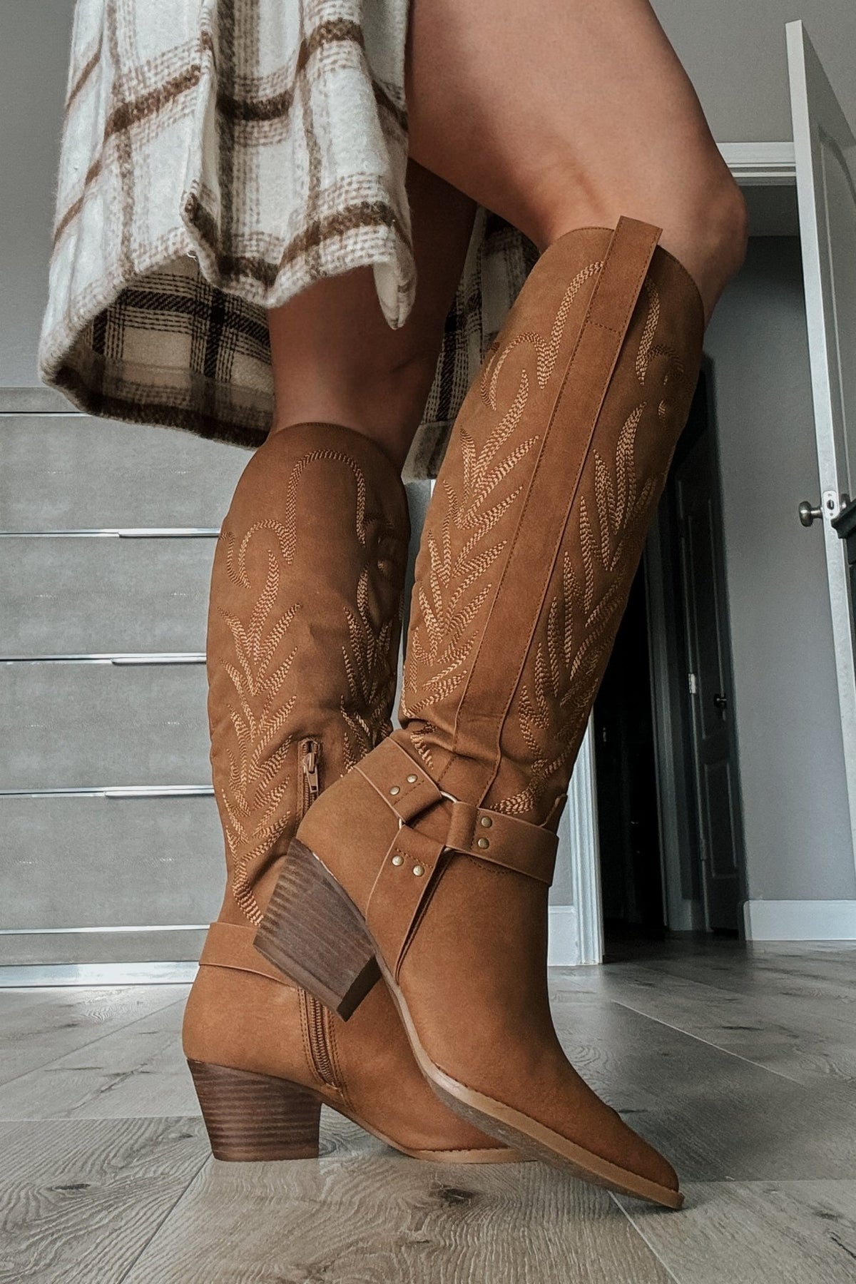 Women&#39;s Embroidered Western Cowgirl Boots | Brown Tall Boots with Comfort Insole - Women&#39;s Shoes - Blooming Daily