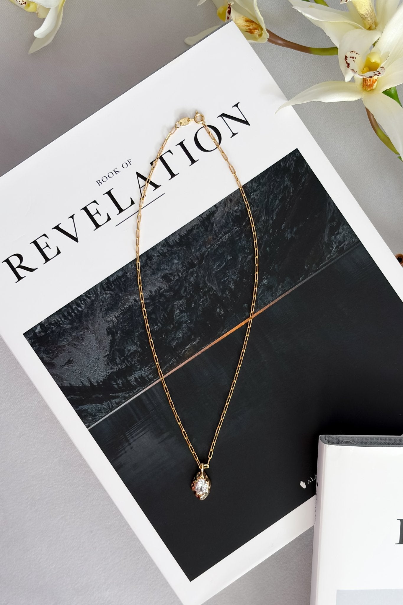 Women’s Glass Rock Pendant Necklace – 18k Gold Filled Waterproof Paperclip Chain - Women's Jewelry - Blooming Daily