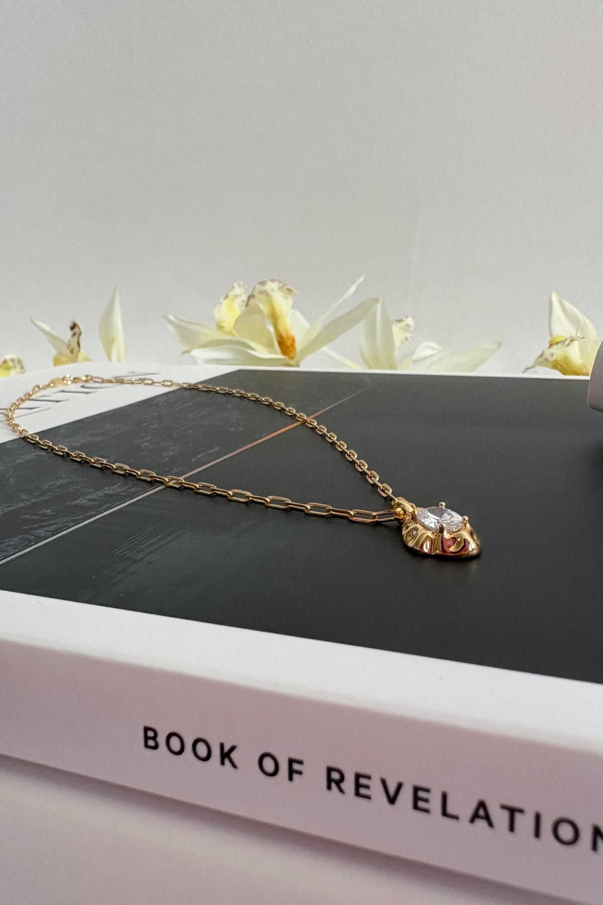 Women’s Glass Rock Pendant Necklace – 18k Gold Filled Waterproof Paperclip Chain - Women&#39;s Jewelry - Blooming Daily
