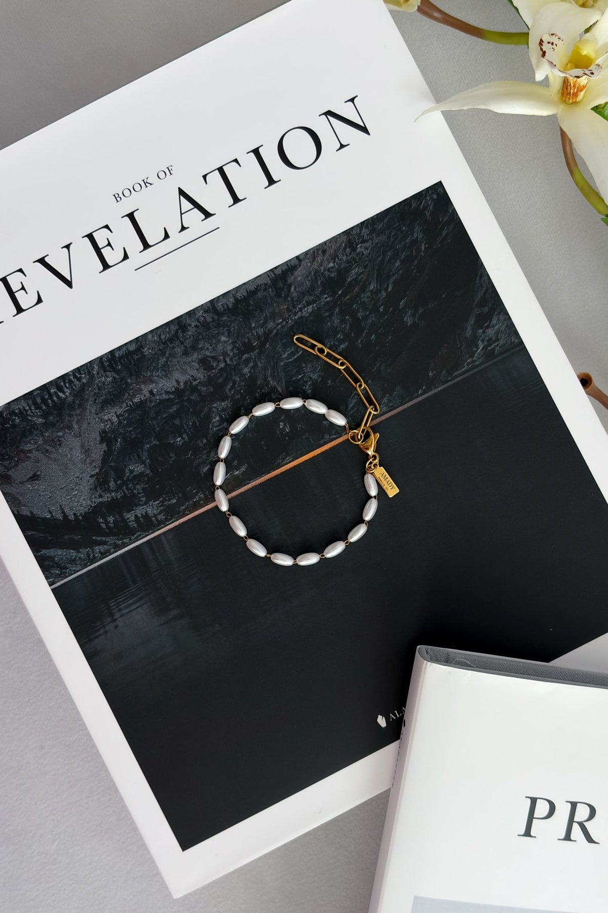 Women’s Oval Pearl Layering Bracelet – Dainty White Pearls, 18k Gold Plated - Women&#39;s Jewelry - Blooming Daily