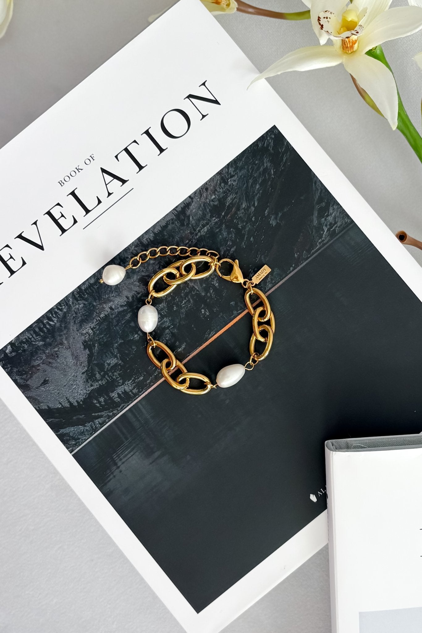 Women’s Statement Pearl Link Bracelet – 18k Gold Plated Stainless Steel - Women's Jewelry - Blooming Daily