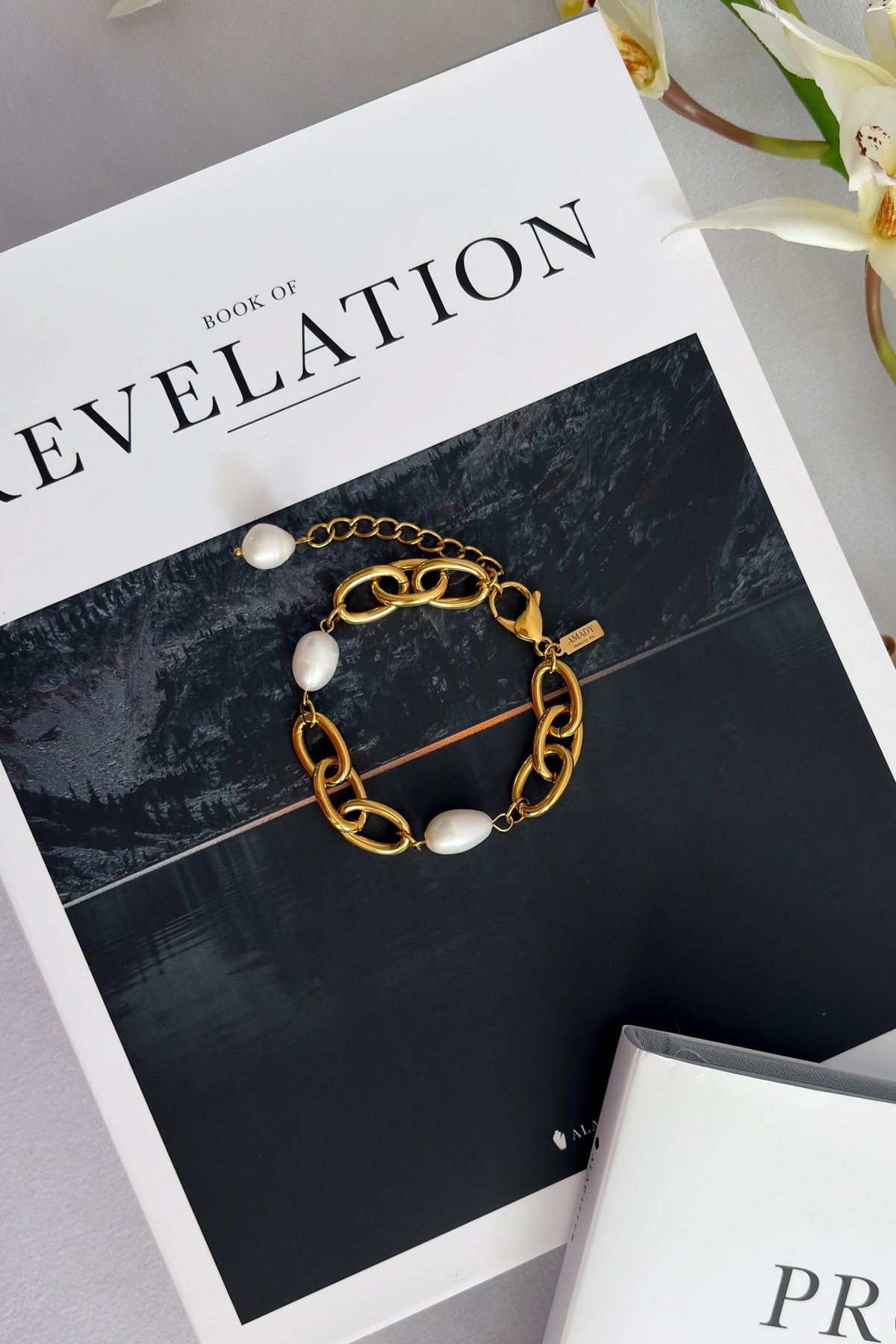 Women’s Statement Pearl Link Bracelet – 18k Gold Plated Stainless Steel - Women&#39;s Jewelry - Blooming Daily